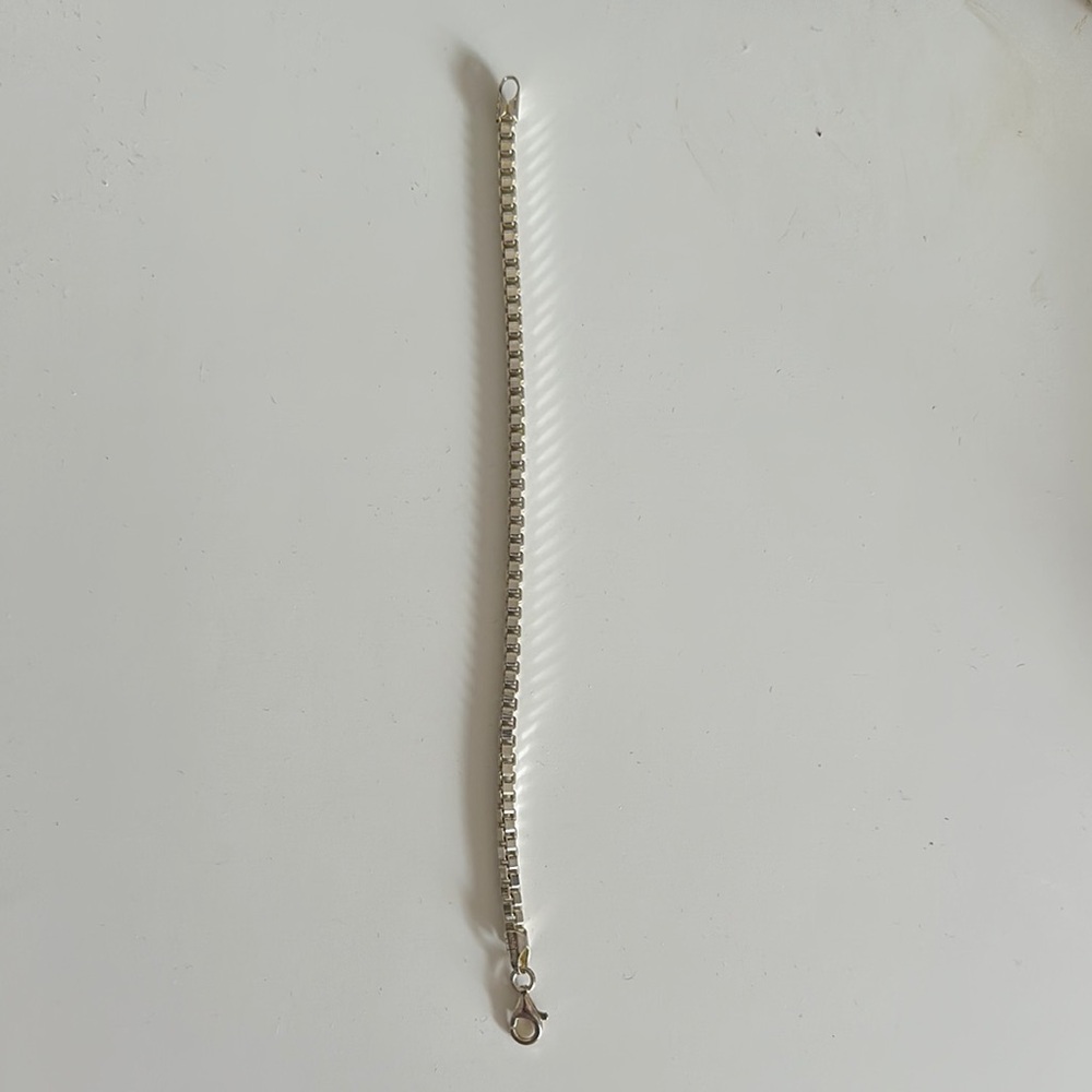 Lisa Gozlan BR045 silver 7 inch bracelet